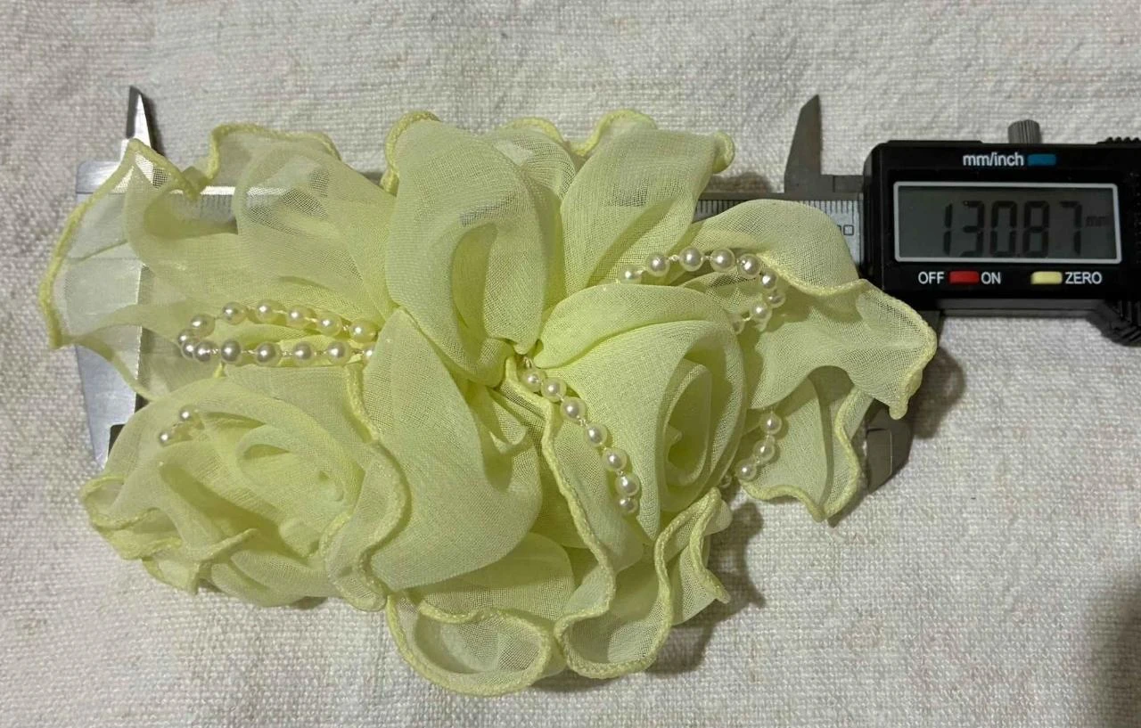 Pinza para el pelo vintage de gasa con flor y perlas – Pinza floral amarilla – photo 6